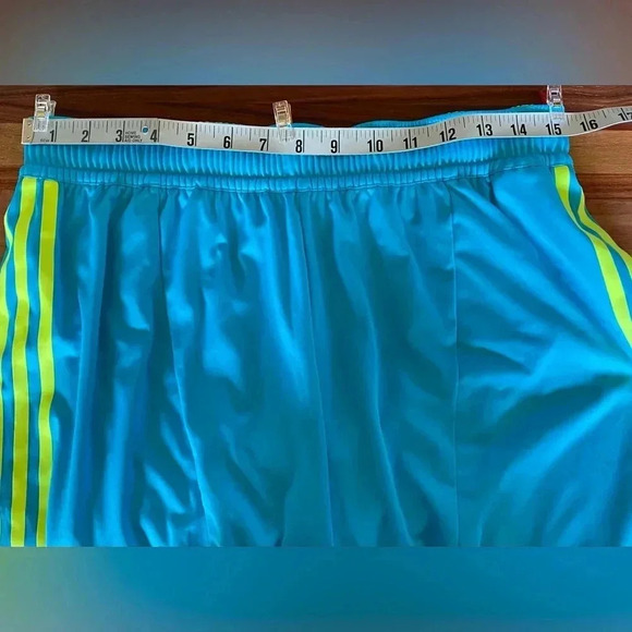 Adidas Sounders FC Women's Soccer Shorts, size L - Picture 4 of 8